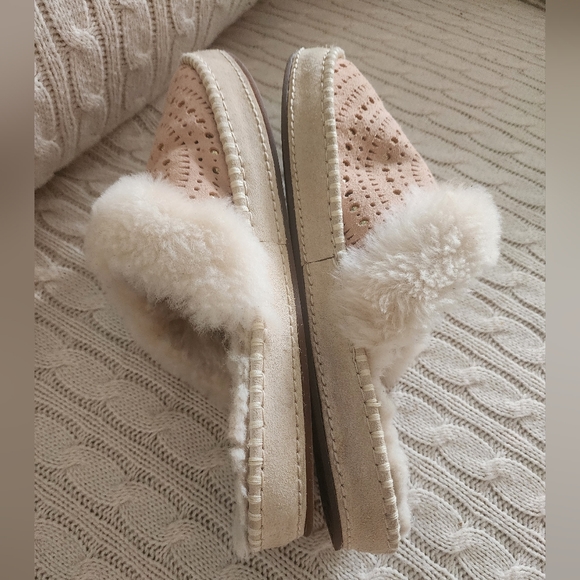 UGG Women's Light Pink Slippers with Fur Trim - Picture 5 of 8